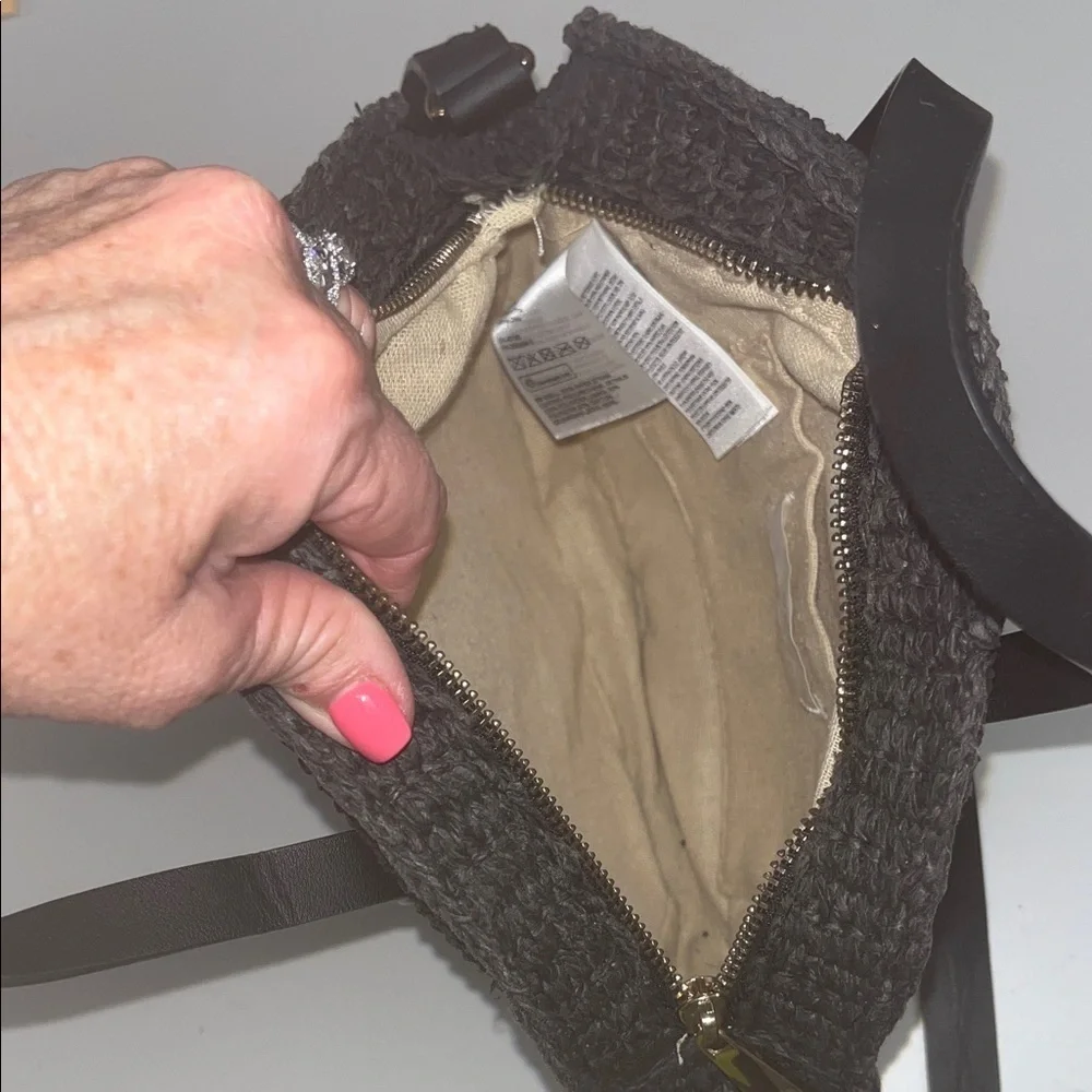 H&M Black Circular Crossbody Bag / with handles